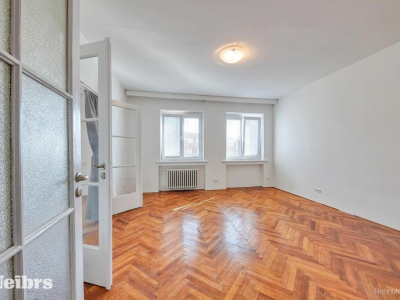 Exkluzívne na prenájom 3 a pol izb. byt, 104 m2, s balkónom a výťahom v centre, Gorkého ul, Staré me