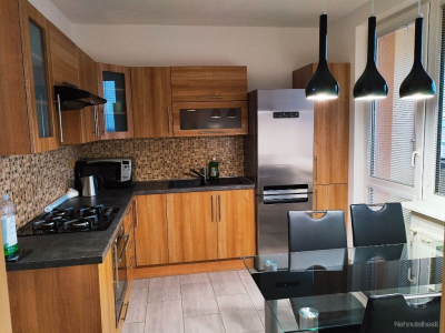 Prenájom 3 izbového bytu v centre, bez provízie